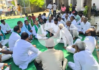 @गाजियाबाद किसानो की विभिन्न समस्याओं को लेकर, बैठक। आगामी 6 नवम्बर को जिला प्रशासन के घेराव का निर्णय लिया गया।
@ghaziabad: Meeting regarding various problems of farmers. It was decided to surround the district administration on Novemb