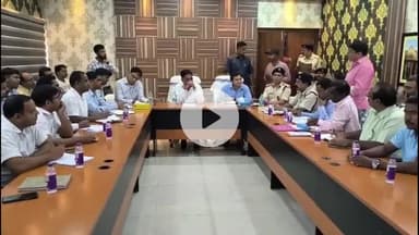 गिरिडीह: छठ पर्व की तैयारी को लेकर मंत्री सुदिव्य कुमार सोनू ने अधिकारियों व समिति के साथ परिषदन भवन में की बैठक