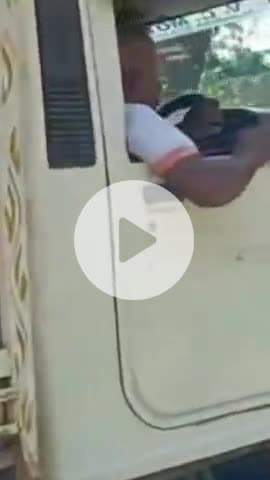 कानपुर: महाराजपुर थाना क्षेत्र में ई-रिक्शा और बाइक के बीच हुई टक्कर, बाइक सवार युवक घायल