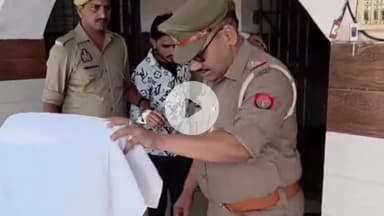 मुज़फ्फरनगर: सीएम योगी की आपत्तिजनक तस्वीर बनाकर युवक ने की वायरल, पुलिस ने युवक को किया गिरफ्तार और सिखाया सबक