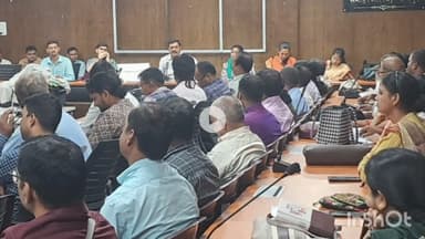 आरा: समाहरणालय सभागार में निर्वाची पदाधिकारी-193 बड़हरा विधानसभा क्षेत्र की अध्यक्षता में बैठक आयोजित की गई