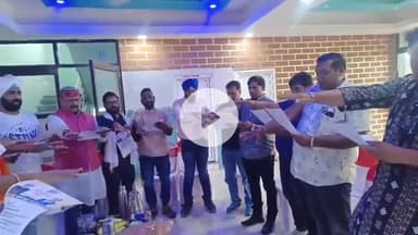 रातू: कुशवाहा बैंक्विट हॉल में बैठक आयोजित, स्वदेशी अपनाने का लिया संकल्प!