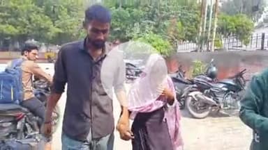 हाथरस: सासनी गांव तिलोठि में धान के खेत में काम कर रही किशोरी को सांप ने काटा, परिजन सांप को पकड़कर डिब्बे में लाए जिला अस्पताल