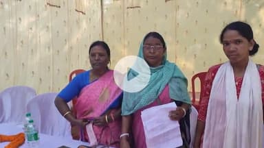 बेरो: आंगनबाड़ी सेविकाओं-सहायिकाओं ने बेड़ो प्रखंड में पांच सूत्री मांगों को लेकर किया धरना प्रदर्शन