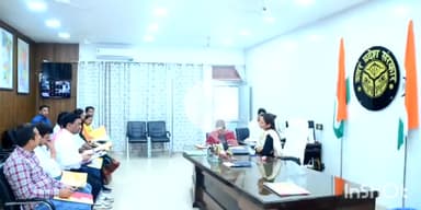 बागपत: DM अस्मिता लाल ने कलेक्ट्रेट पर केंद्रीय विद्यालय बावली की प्रबंध समिति के साथ बैठक कर संबंधित को दिए दिशा निर्देश