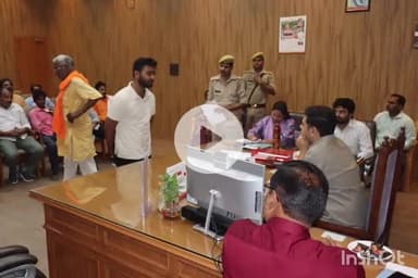 हरदोई: कलेक्ट्रेट ऑफिस में डीएम की जनसुनवाई में 115 शिकायतें आईं, 4 बच्चों को बाल सेवा योजना का लाभ मिला