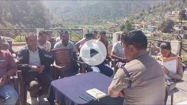 पुरोला: पुरोला के नव नियुक्त थानाध्यक्ष दीपक रावत ने टैक्सी यूनियन व CLG मेंबर्स की बैठक में विभिन्न बिंदुओं पर चर्चा की