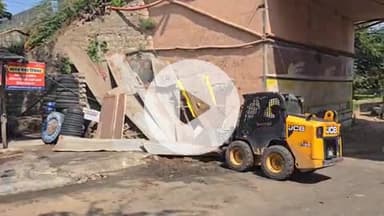 लाडपुरा: कुन्हाड़ी छोटी चंबल पुलिया पर नगर निगम कोटा उत्तर के अतिक्रमण दस्ते ने हटाया अतिक्रमण