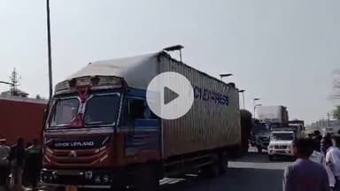 धौलपुर: परिवहन विभाग की फ्लाइंग टीम की जीप को टक्कर मारने के बाद ट्रक ड्राइवर ने हाईवे पर लगाया जाम