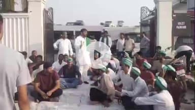 धनौरा: गजरौला में महिंद्रा शोरूम के बाहर से किसान की बाइक चोरी, भाकियू बी आर अंबेडकर के पदाधिकारियों का धरना प्रदर्शन जारी