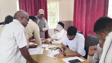 बीना: तहसील सभागार में जनसुनवाई का आयोजन, एसडीएम, तहसीलदार समेत कई विभाग के अधिकारी शामिल हुए