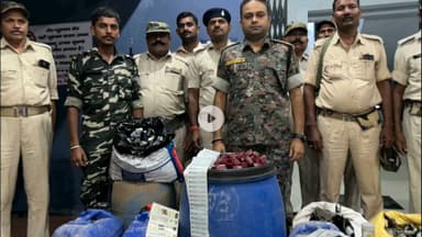 गिरिडीह: गुप्त सूचना पर बिरनी थाना के कटरियाटाँड में उत्पाद विभाग की छापेमारी, जब्त सामान बरमसिया डिपो लाया गया