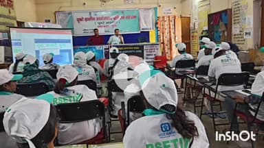 मुंगेर: यूको आरसेटी द्वारा मशरूम उत्पादन पर दस दिवसीय प्रशिक्षण कार्यक्रम का शुभारंभ, निदेशक रोहन व फैकल्टी देवेन्द उपस्थित