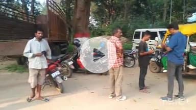 सिसई: सिसई थाना के सामने सड़क सुरक्षा अभियान, 125 से अधिक लोगों पर कार्रवाई, ₹72,000 जुर्माना वसूला