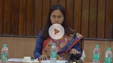 कांके: नेपाल हाउस में कृषि मंत्री की अध्यक्षता में सहकारिता एवं भूमि संरक्षण विभाग की समीक्षा बैठक हुई