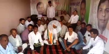 बागपत: कांग्रेस पार्टी कार्यालय गौरीपुर मोड पर स्नातक एमएलसी चुनाव और पंचायती चुनाव को लेकर हुई बैठक