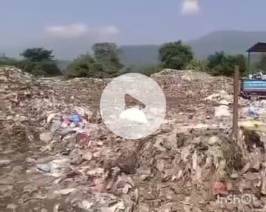 चकराता: कूड़े के ढेर पर स्थानीय लोगों का गुस्सा फूटा, नगर पालिका प्रशासन के खिलाफ किया प्रदर्शन