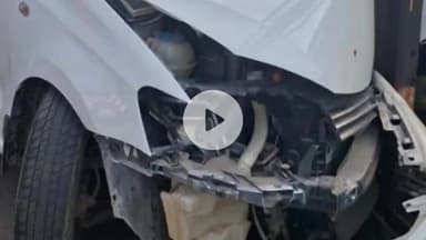 कांके: मोरहाबादी मैदान के पास खंभे से टकराई कार, किसी के हताहत होने की खबर नहीं