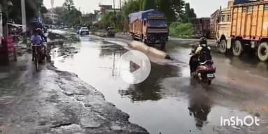 फतुहा: पटना-बख्तियारपुर एसएच 106 पर जेठुली गांव के पास डेढ़ वर्षों से जलजमाव, राहगीर भगवान भरोसे