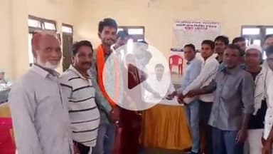 झालरापाटन: सर्विस रोड पर दुकान लगाने की अनुमति के लिए पुराने कपड़े बेचने वाले दुकानदारों ने नगर पालिका ईओ को दिया ज्ञापन