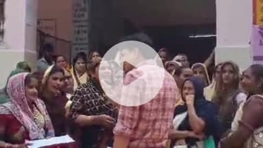 फतेहाबाद: फतेहाबाद के सामुदायिक स्वास्थ्य केंद्र पर मानदेय न मिलने से नाराज आशा और संगिनी स्वास्थ्य कर्मियों ने किया धरना