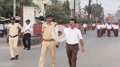 बीना: राष्ट्रीय स्वयंसेवक संघ ने उत्कर्ष विद्यालय क्रमांक 1 से निकाला पथ संचलन, सैकड़ों स्वयंसेवी हुए शामिल