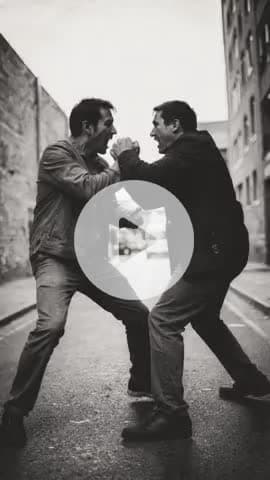 रातू: कार पार्किंग विवाद में पति, पत्नी और पुत्र से मारपीट, छेड़खानी का भी आरोप!