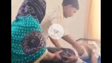 मड़ियाहू: यादव नगर बाजार में ऑटो रिक्शा और बाइक की टक्कर, चार लोग घायल