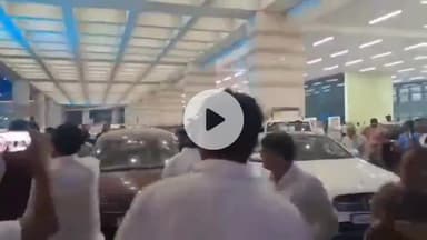 पटना ग्रामीण: पटना एयरपोर्ट पर टिकट बंटवारे को लेकर कांग्रेस कार्यकर्ताओं में मारपीट, जान बचाकर भागे प्रदेश अध्यक्ष