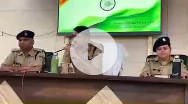 देहरादून: एसएसपी देहरादून ने अधीनस्थ अधिकारियों के साथ की मासिक अपराध गोष्ठी, 2025 में नहीं हुई चैन स्नैचिंग की घटना