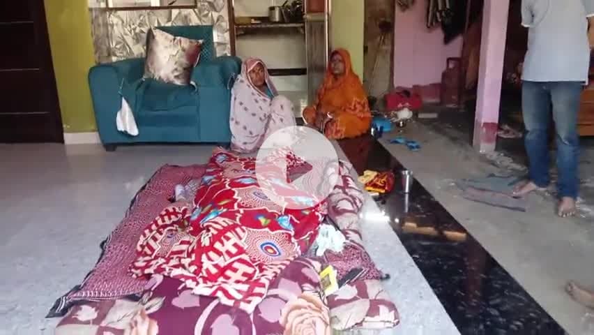 कदवा: #कदवा_प्रखंड क्षेत्र अंतर्गत सोनोली बाजार समीप निझरा गांव निवासी ललंन ठाकुर को करंट लगने से मौत। सूत्रों के अनुसार लालंन