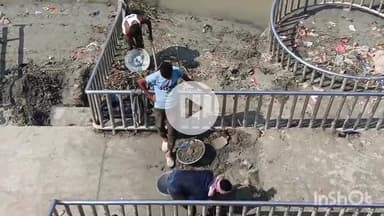 मुंगेर: लोक आस्था के महापर्व छठ को लेकर गंगा घाटों पर युद्ध स्तर पर साफ-सफाई जारी, गंगा किनारे से मिट्टी हटाई जा रही