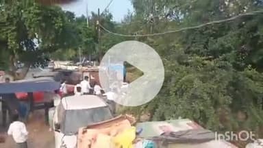 हाथरस: अलीगढ़ रोड नवल नगर के पास अक्रूर इंटर कॉलेज के छात्रों के बीच हुई मारपीट से मची अफरातफरी, वीडियो हुआ वायरल