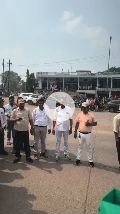 @मध्य_प्रदेश_जबलपुर विभिन्न समस्याओं को लेकर प्रदर्शन।
@Madhya_Pradesh_Jabalpur Demonstration regarding various problems.
@Bhartiya_Kisan_Sangthan 
 #भारतीय_किसान_संगठन 
#राष्ट्रीय_अध्यक्ष