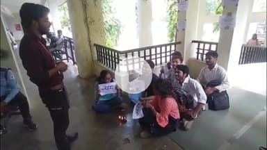 सागर नगर: डॉ. हरिसिंह गौर विश्वविद्यालय के छात्रों ने न्याय की ज्योत जलाकर किया प्रदर्शन