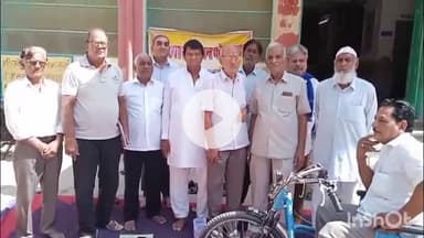 चूरू: चूरू में पेंशनरों ने आरजीएस की सुविधा न मिलने पर किया विरोध प्रदर्शन, समस्या समाधान की मांग की