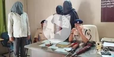 फतुहा: नदी थाना पुलिस ने सम्मसपुर में दो भाइयों के बीच मारपीट और गोलीबारी के बाद एक भाई के घर से हथियार बरामद किए