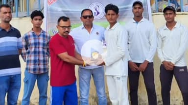 कोडरमा: सीएच स्कूल में KDCA जूनियर टैलेंट सर्च क्रिकेट में कोडरमा ब्लू ने कोडरमा पिंक को 4 विकेट से हराया