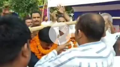 चेरिया बरियारपुर: मंझौल में सातवें दिन तीन प्रत्याशियों ने अपना नामांकन पर्चा दाखिल किया