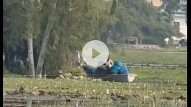 झालरापाटन: झालावाड़ आबकारी विभाग ने गुढागावडी में नाव द्वारा दबिश देकर ड्रमों में भरी भारी मात्रा में उत्तेजित वाश को किया नष्ट