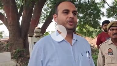 शाहबाद: मंझिला में एक स्कूल में बैठक कर एसडीएम ने किसानों को पराली न जलाने के लिए किया जागरूक