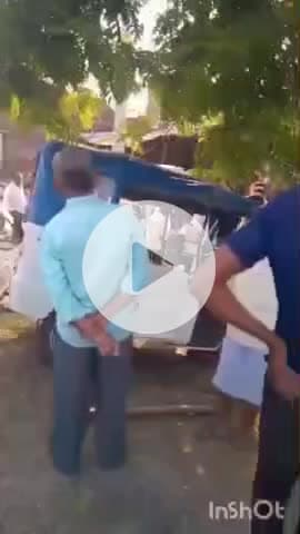 औरैया: दिबियापुर क्षेत्र के नगला जयसिंह में तेज रफ़्तार ऑटो पेड़ से टकराया, चार लोग घायल