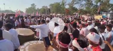 कांके: आदिवासी जन आक्रोश महारैली में केंद्रीय सरना समिति की अध्यक्ष निशा भगत को मंच से उतारा, खूब हुआ हंगामा