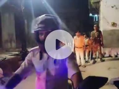 शिवसागर: बड्डी थाने की पुलिस ने विधानसभा चुनाव को शांतिपूर्ण रूप से सम्पन्न कराने के लिए क्षेत्र में किया फ्लेग मार्च