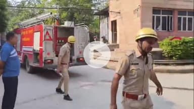 झालरापाटन: झालावाड़ फायर ब्रिगेड के फायरफाइटर्स ने अस्पताल और मेडिकल कॉलेज की लिफ्ट में भीषण आग लगने का किया मॉक ड्रिल