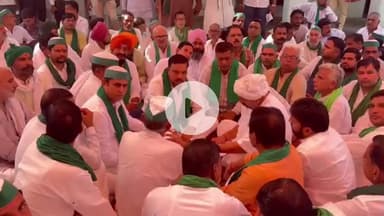 मुज़फ्फरनगर: कलेक्ट्रेट में उमड़ा किसानों का सैलाब, नरेश टिकैत ने सरकार पर बोला हमला, गीदड़ों से दोस्ती का किया जिक्र