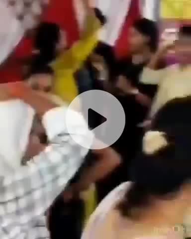 देेेवरिया: मैरिज हॉल में छात्रों ने फ्रेशर पार्टी का आयोजन किया, फूहड़ डांस हुआ, वीडियो वायरल, प्राचार्य बोले- होगी कड़ी कार्रवाई