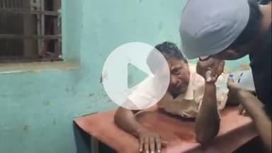 झाझा: कानन गांव के नदी के पास भतीजे ने चाचा की आंख में मिर्च का पाउडर डालकर की मारपीट