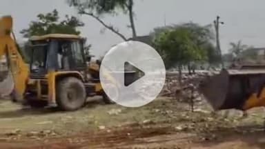 झालरापाटन: चंद्रावती ग्रोथ सेंटर में रीको की जमीन से हटाया गया अतिक्रमण, पानी की टंकी पर चढ़े पीड़ित