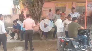 हरदोई: कमरे के अंदर फांसी के फंदे पर लटकता मिला युवक, मेडिकल कॉलेज में चिकित्सक ने मृत घोषित किया, इंद्रा नगर का मामला